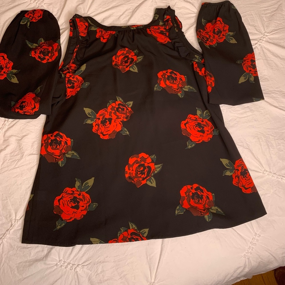 Bare shoulders Beautiful Blouse Top Small (NWOT)